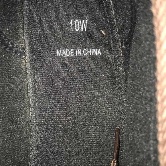 Shoes - Picture 4 of 4